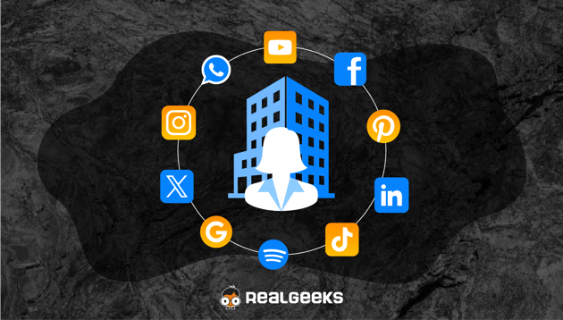 realtor-in-the-center-social-media-marketing-icons-around